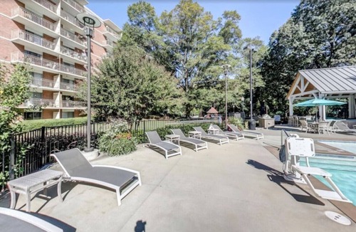 Crabtree Apartment | Stylish 2 Bed Suite—in Crabtree Valley Raleigh!