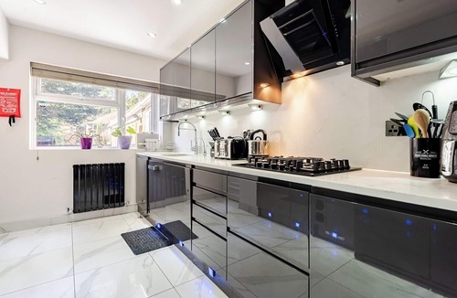 Sudbury House | Stylish 2 Bedroom House Wembley