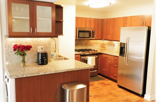 West Hollywood Apartment | Stylish 2-bedroom Oasis in welcoming West Hollywood