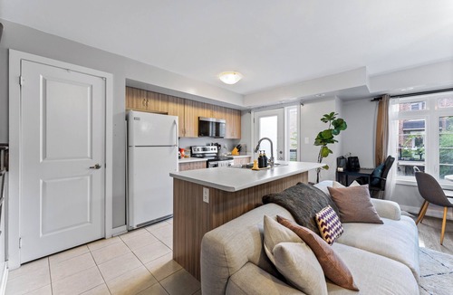 North York House | Stylish 2 Bedroom 2 Story Toronto Home w/Parking
