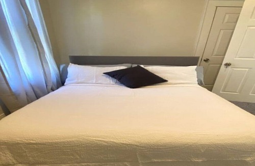 Irvington Apartment | Stylish 2-bedroom apartment