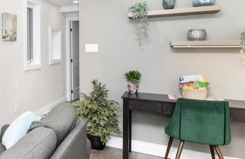 Lowertown Apartment | Stylish 2 Bedroom Condo Downtown Ottawa