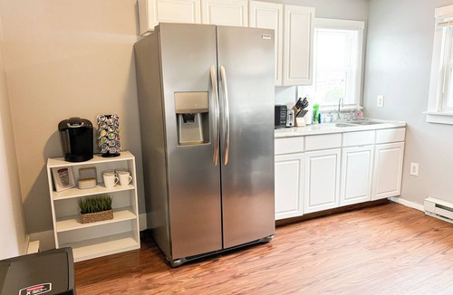 Piqua Apartment | Stylish 2-Bedroom duplex in prime location!