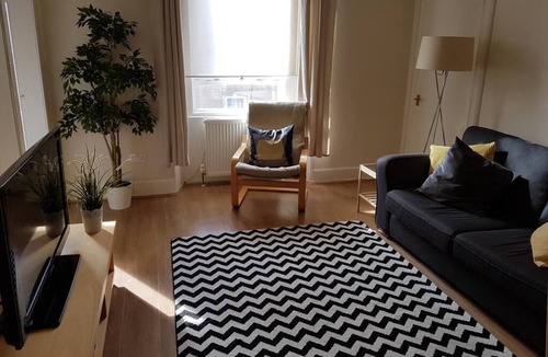 Leith Condo | Stylish 2 Bedroom flat in Leith