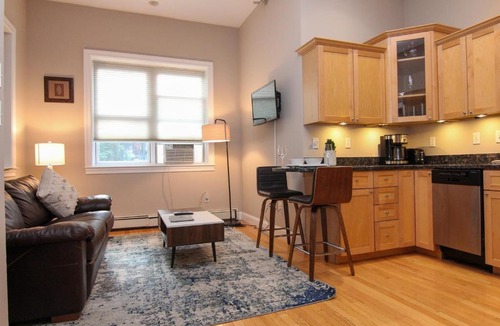 Columbus Apartment | Stylish 2 Bedroom in South End
