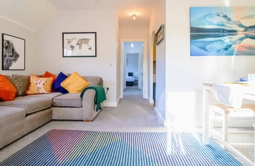 Hatfield Apartment | Stylish 2 Bedroom Maisonette