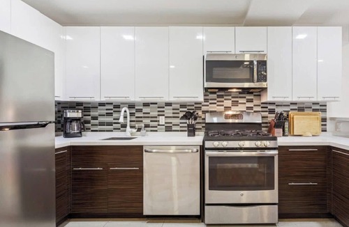 East Harlem Apartment | Stylish 2-Bedroom Near Central Park - Laundry - Elevator