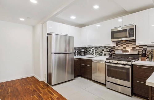 East Harlem Apartment | Stylish 2-Bedroom Near Central Park - Laundry - Elevator