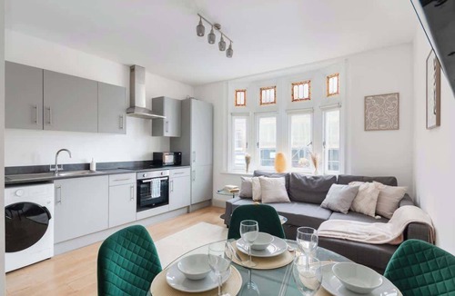 East Putney Apartment | Stylish 2 Bedroom | Putney | Zone 2