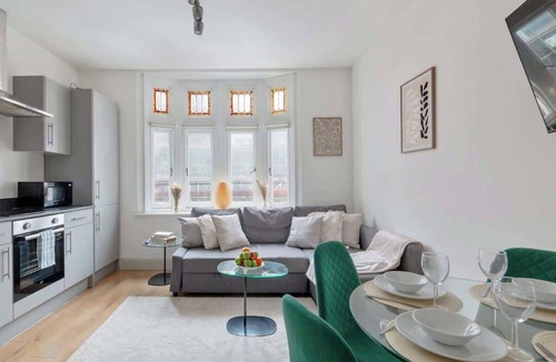 East Putney Apartment | Stylish 2 Bedroom | Putney | Zone 2