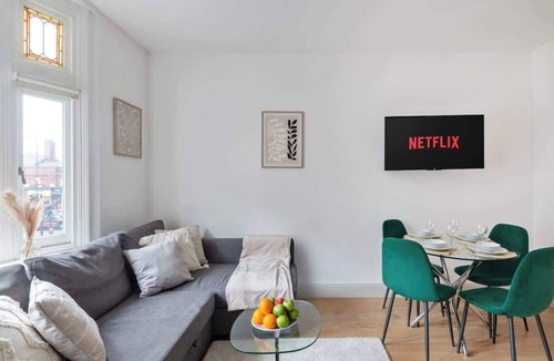 East Putney Apartment | Stylish 2 Bedroom | Putney | Zone 2