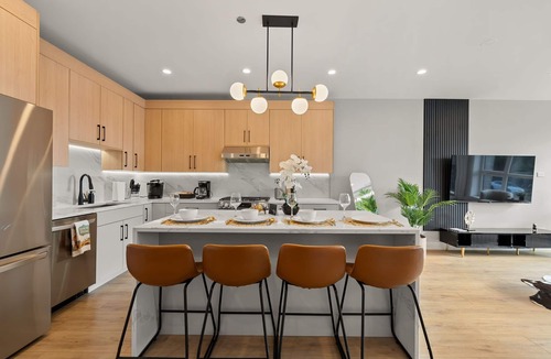 Tri-Taylor Apartment | Stylish 2-Bedroom Retreat with Parking and Balcony