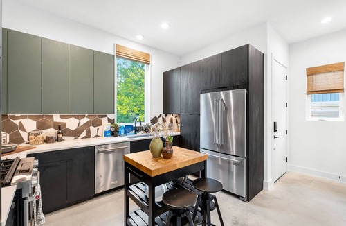 South Manchaca House | Stylish 2 bedroom Retreat in South Austin