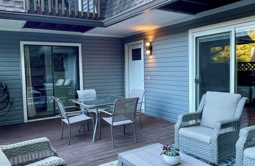 Chapel Hill House | Stylish 2-bedroom townhome with large deck, and pool in fabulous Chapel Hill