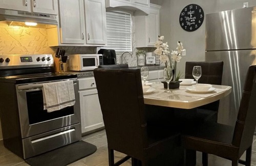 Roma Condo | Stylish 2-bedroom unit