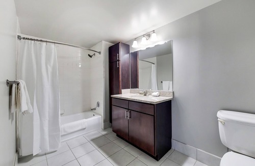 White Plains Apartment | Stylish 2 Bedroom, 40-Min Train to/from NYC