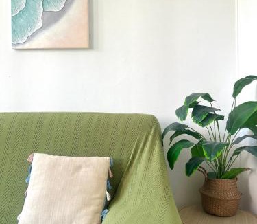 Saint-Mande Apartment | Stylish 2 Bedrooms near Metro 1 King bed & quiet retreat