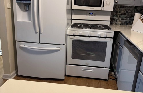 Irvington Condo | Stylish 2-BR condo with Patio overlooking the park for relaxing stays