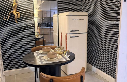 North Valley Stream Apartment | Stylish 2-Queen Studio with Kitchenette near UBS & JFK