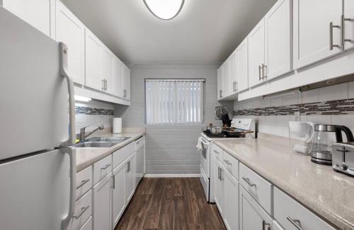 South Scottsdale Apartment | Stylish 2B2B with Free Parking