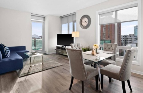 Victoria Park Apartment | Stylish 2Bd Apt Downtown City Mountain View