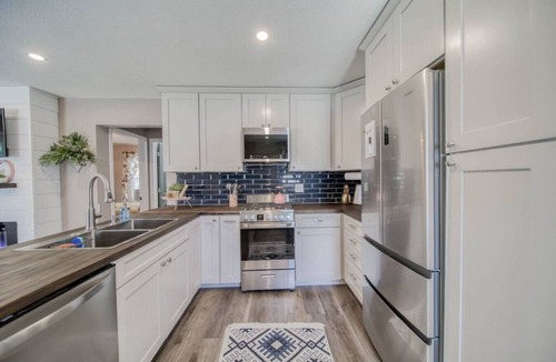 Rolla House | Stylish 2Bdrm Bungalow | Walkable + Well Equipped