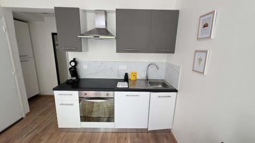 Arras Apartment | Stylish 2bedroom apartment near town hall quiet downtown