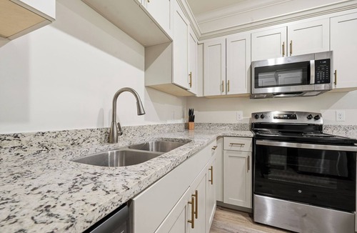 Madison Apartment | Stylish 2BR/2BA Stay · Open Layout