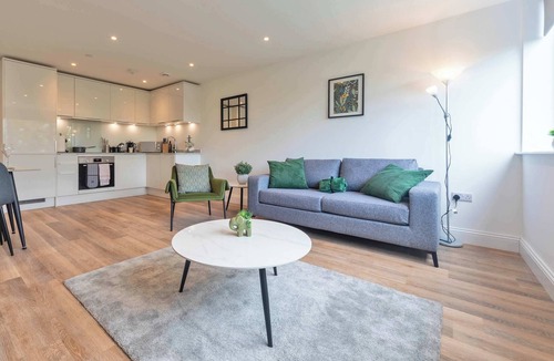 Gravesend Apartment | Stylish 2BR Apartment at Trinity Point, Gravesend