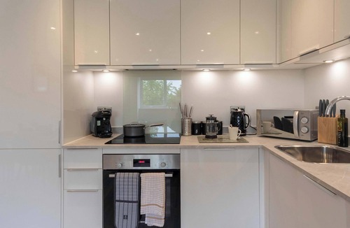 Gravesend Apartment | Stylish 2BR Apartment at Trinity Point, Gravesend