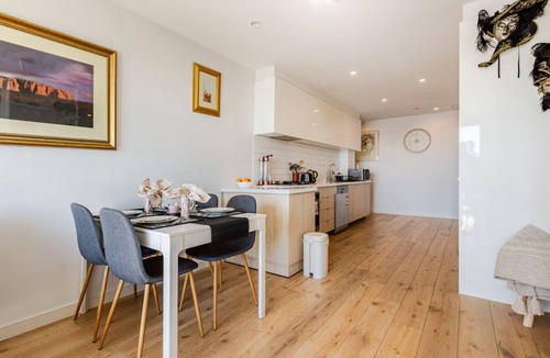 Carnegie Apartment | Stylish 2BR Apartment with Scenic Views 2-minute walk to shops,restaurants/train