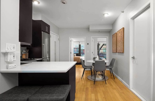 Ukrainian Village Apartment | Stylish 2BR Apartment in the Heart of East Village