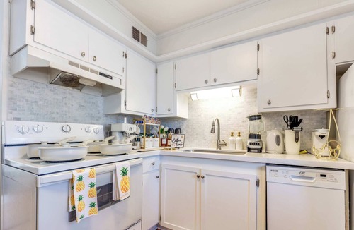 Nacogdoches Apartment | Stylish 2BR Apt Near SFA | Quiet Block + WiFi