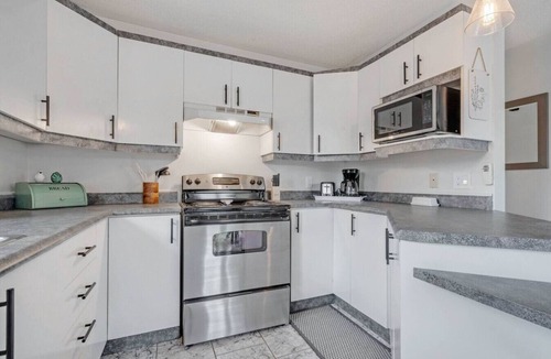 Gatineau Apartment | Stylish 2BR by Ottawa River