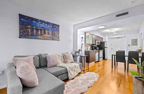 Bay Cloverhill Apartment | Stylish 2BR Downtown Sanctuary - Free Parking