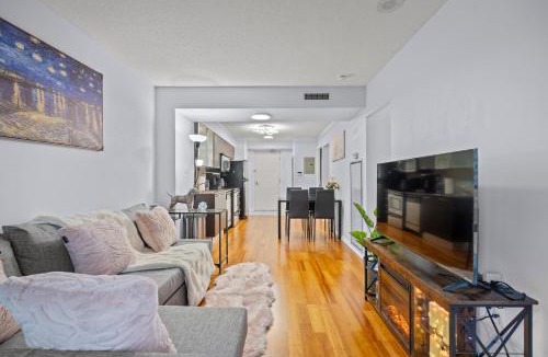 Bay Cloverhill Apartment | Stylish 2BR Downtown Sanctuary - Free Parking