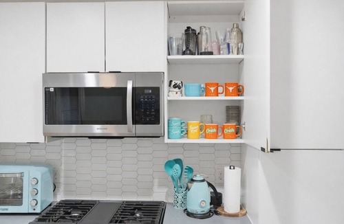 North University Condo | Stylish 2BR Family Home ❤️ Walk to UT & Moody Free Parking
