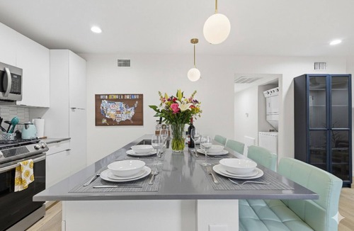 North University Condo | Stylish 2BR Family Home ❤️ Walk to UT & Moody Free Parking