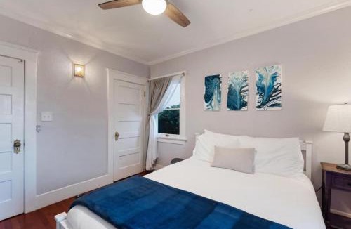 South Park House | Stylish 2BR Home and Studio Great Central Location
