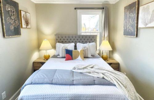 Decatur House | Stylish 2BR in Decatur - Big Deck - Pets OK - Fire Pit