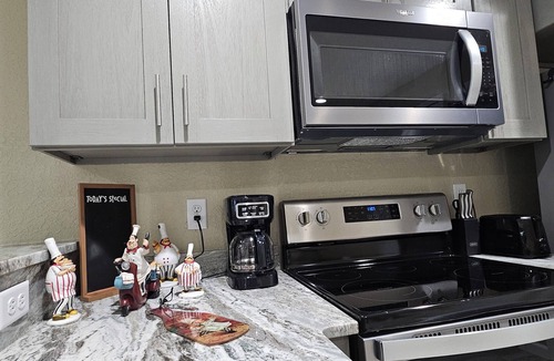 Ocala Apartment | Stylish 2BR in Ocala Near WEC & FAST