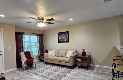 Ocala Apartment | Stylish 2BR in Ocala Near WEC & FAST