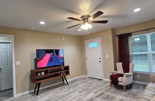 Ocala Apartment | Stylish 2BR in Ocala Near WEC & FAST