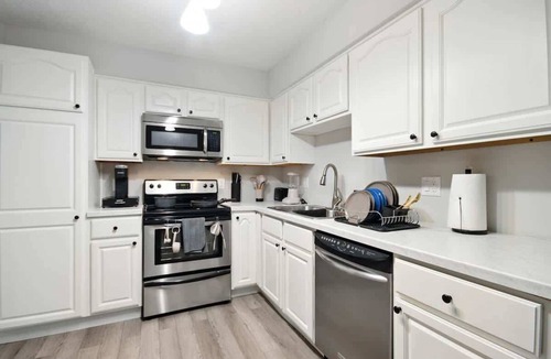 Bloomington Apartment | Stylish 2BR Loft, Near ISU, Hospitals & Downtown