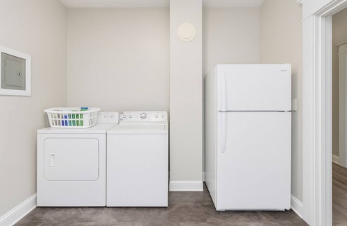 Greenville House | Stylish 2BR Near ECU & Downtown Fast WiFi Clean, Bright & Family Friendly