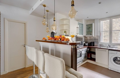 Quartier de l'Ecole-Militaire Apartment | Stylish 2BR near Montparnasse