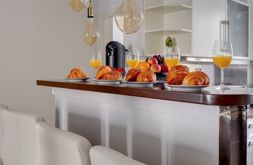 Quartier de l'Ecole-Militaire Apartment | Stylish 2BR near Montparnasse