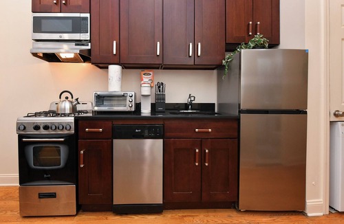 East Harlem Apartment | Stylish 2BR Retreat North of Central Park