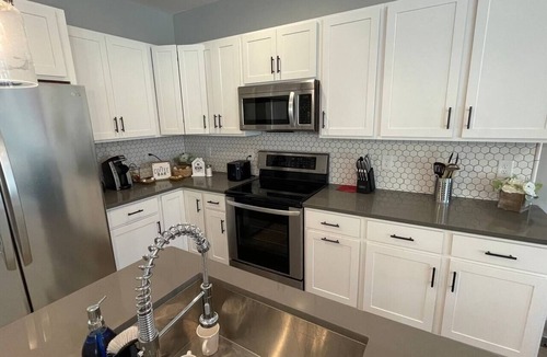 Dunean Apartment | Stylish 2BR Retreat w/Balcony in Secure Complex