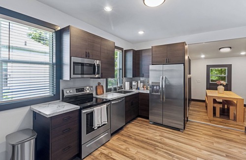 Smoketown Jackson House | Stylish 2BR Retreat Minutes from NuLu & Downtown!